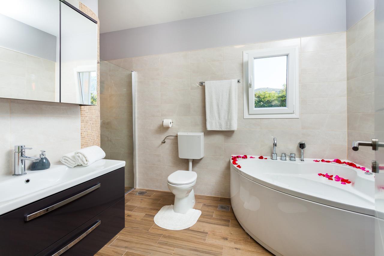 Gold & Silver Apartment Brna